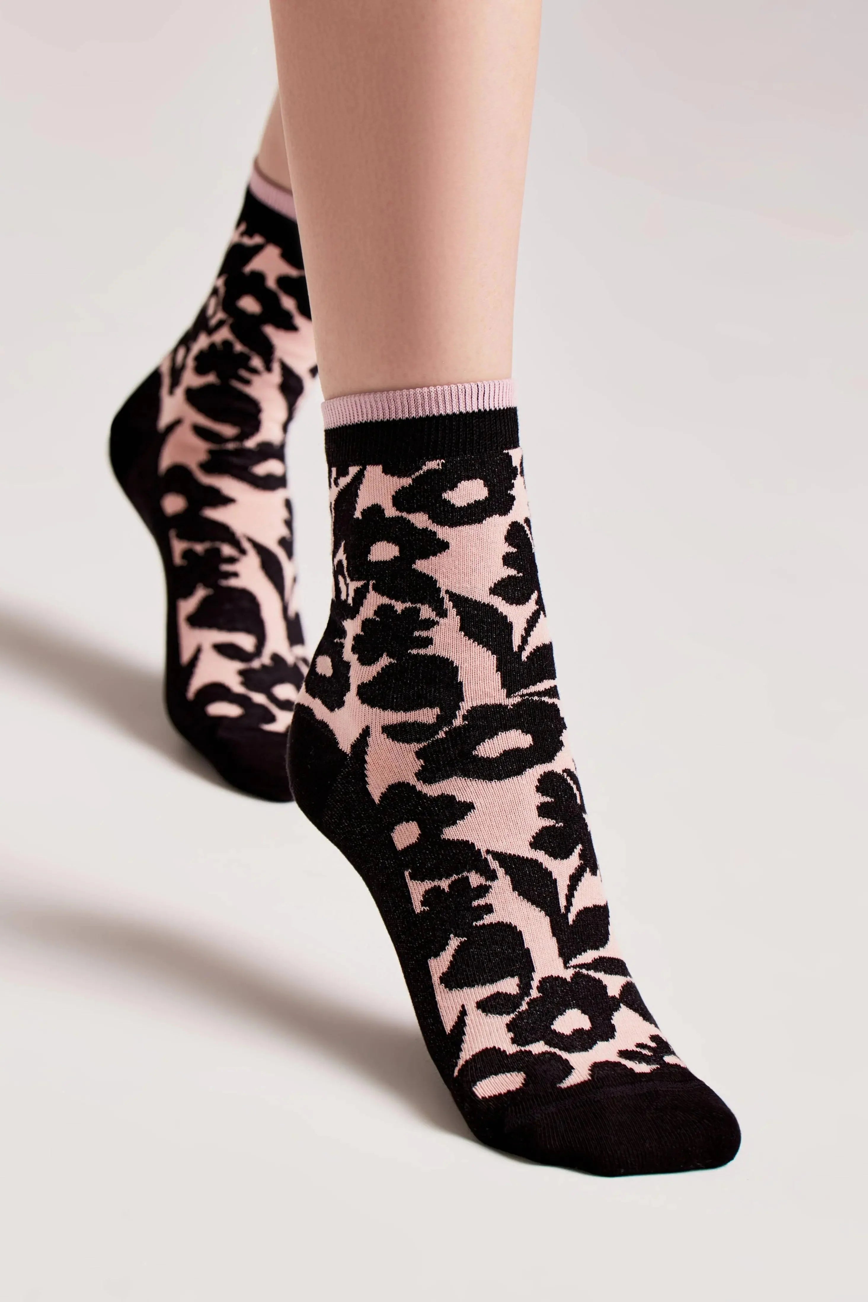 Cotton Socks Conte Classic 441 - Floral Pattern Main image