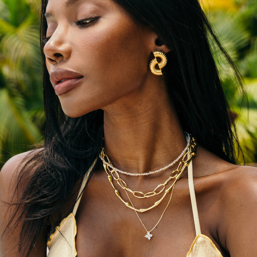 Victoria Necklace Secondary image