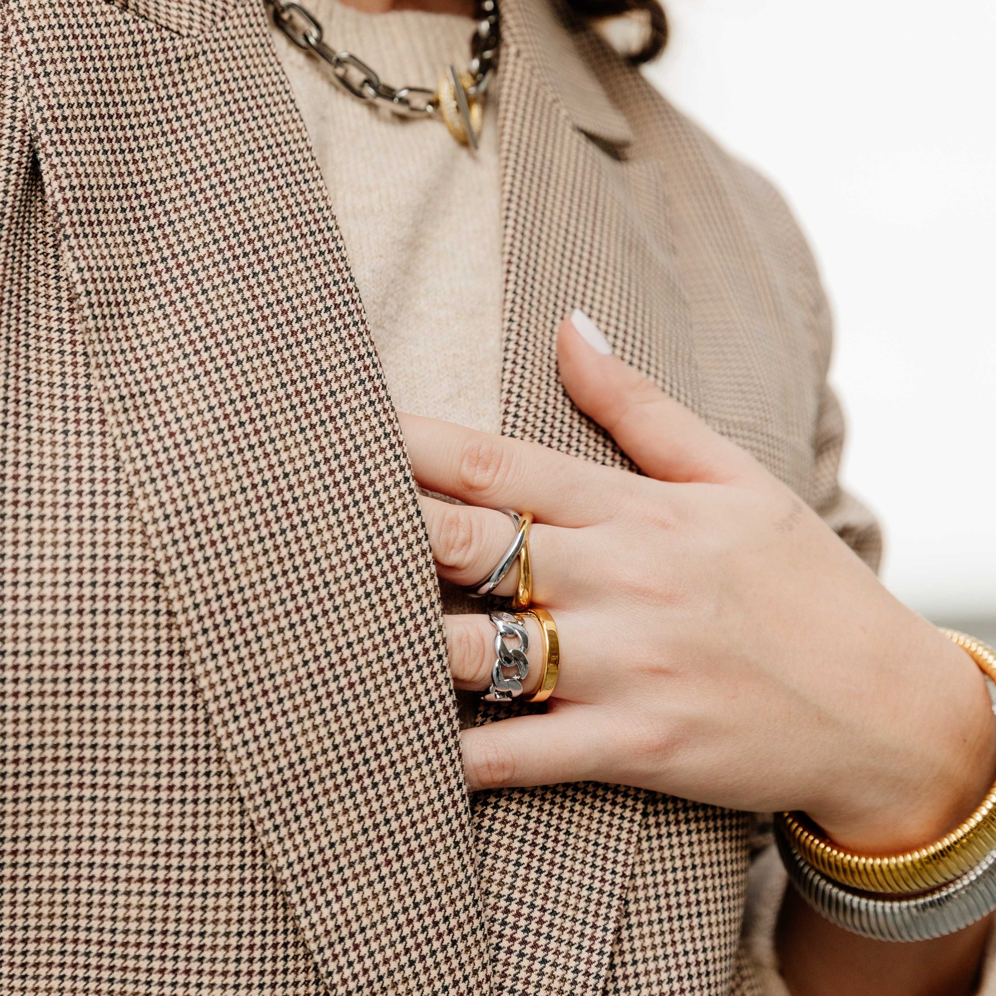 Abby Chain Ring Secondary image