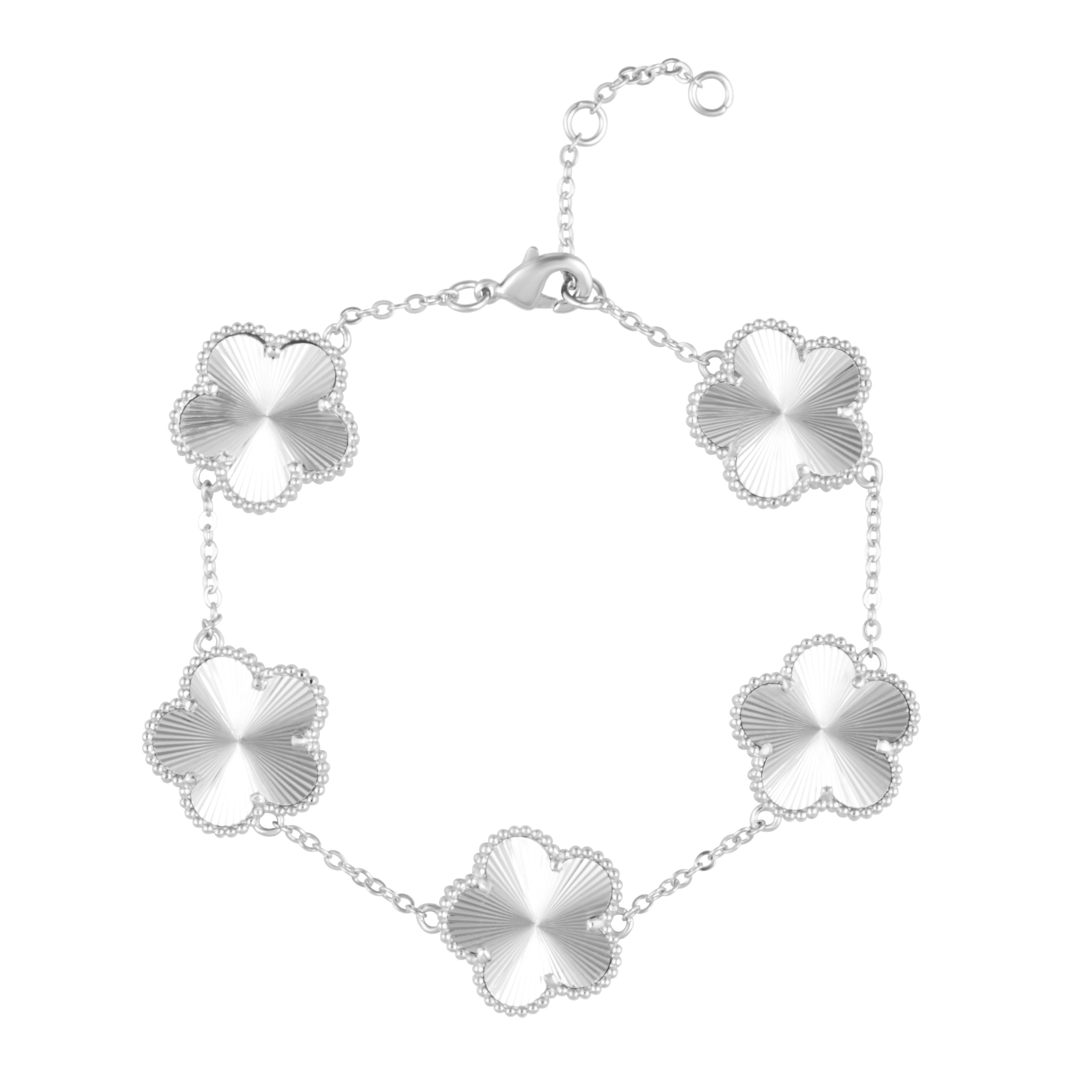 Adeline Clover Bracelet Secondary image