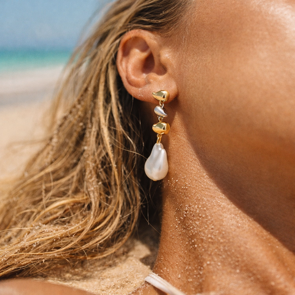 River Two Tone Pearl Earring Secondary image