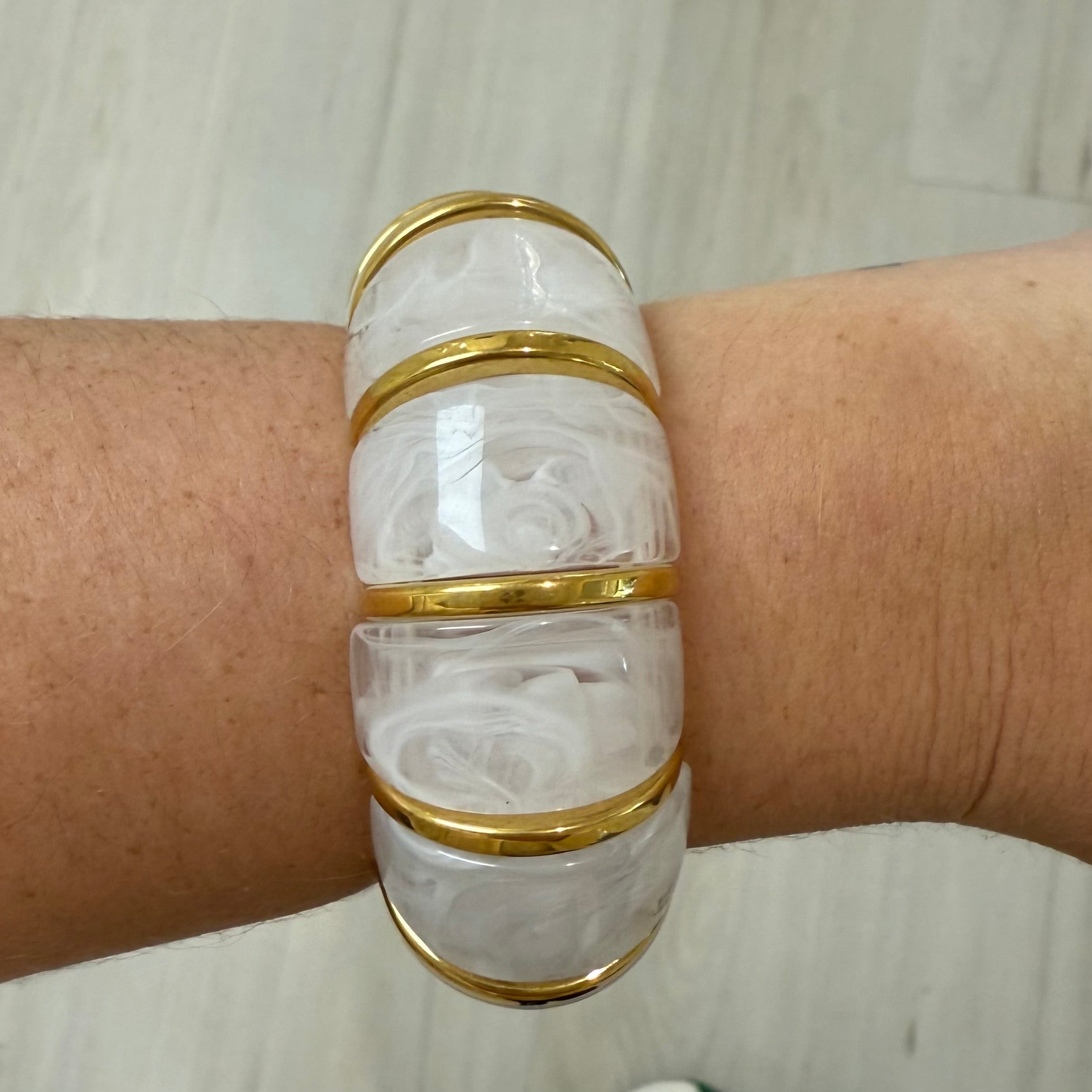 Verona Bangle White Secondary image