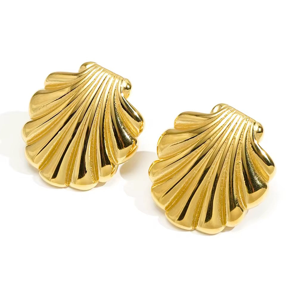 Emma Shell Earring Secondary image