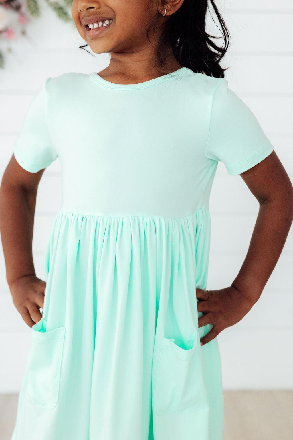 Pastel Green S/S Pocket Twirl Dress Main image