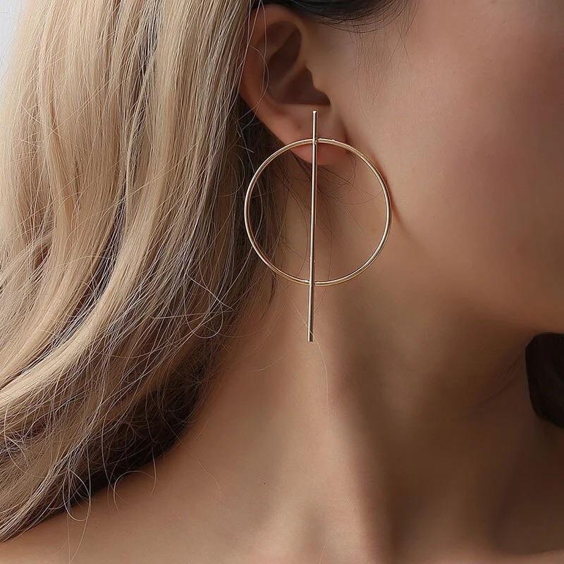 Alex Bar Earring Secondary image