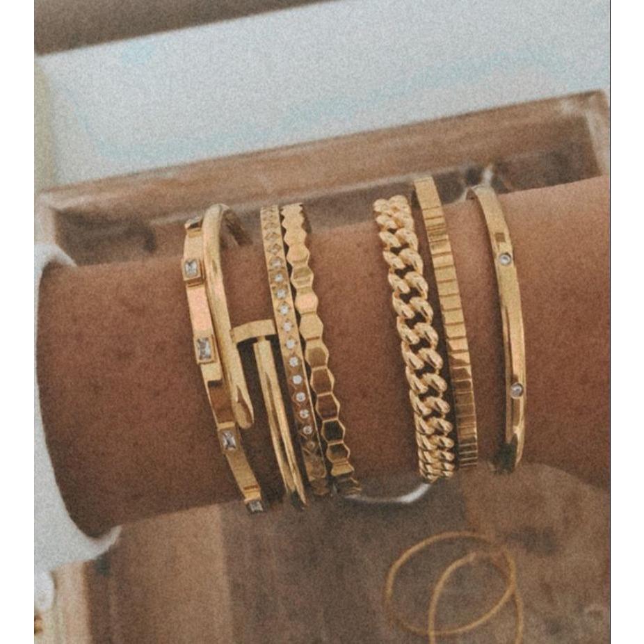 Axel Nail Bracelet Secondary image