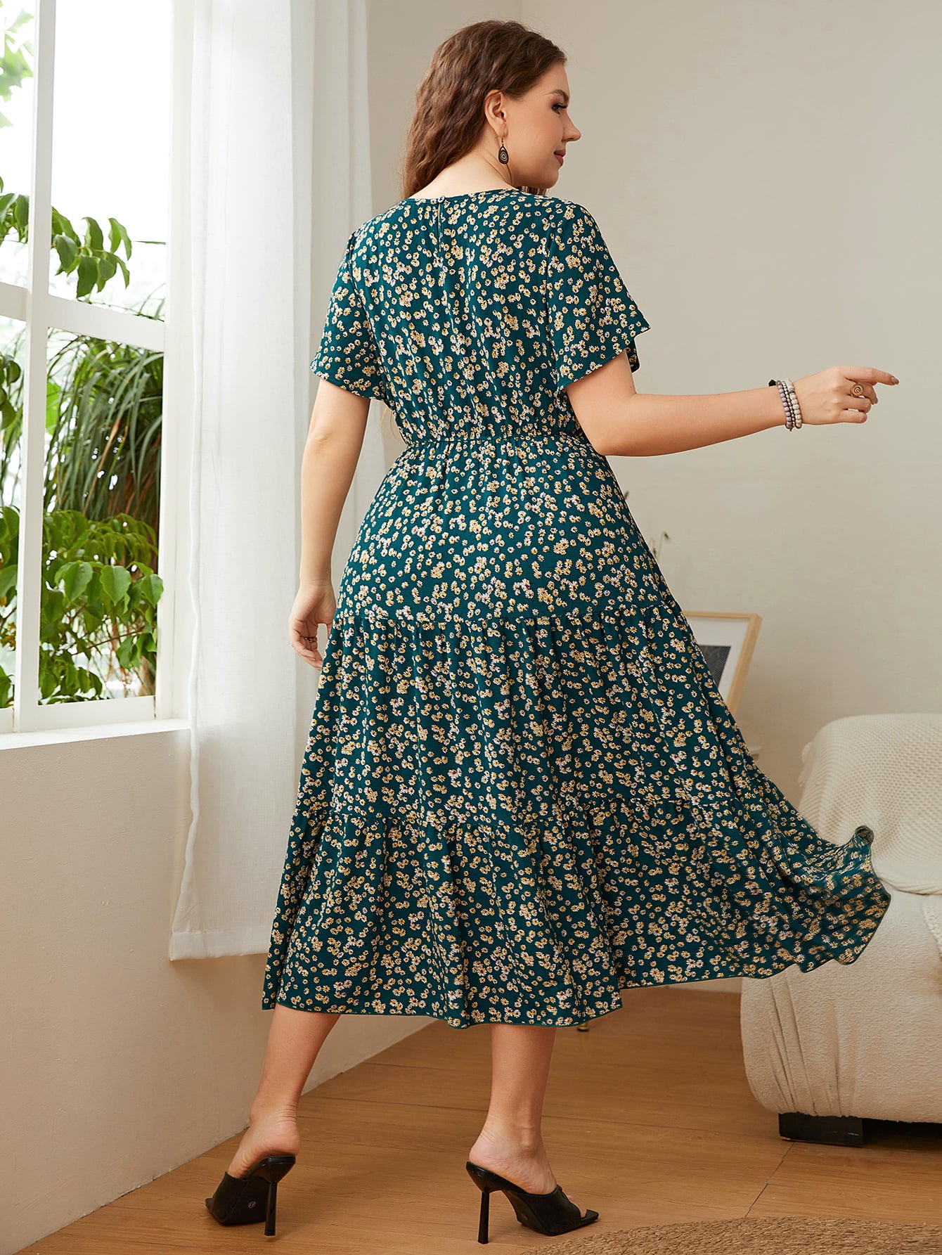 Honey Plus Size Floral Round Neck Short Sleeve Midi Dress - product image 2