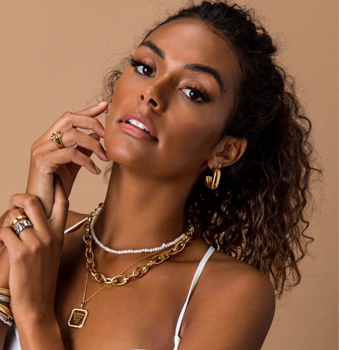 Daria Hoops Secondary image
