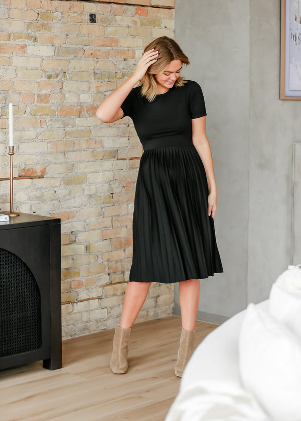 Emersyn Black Pleated Midi Dress - product image 12