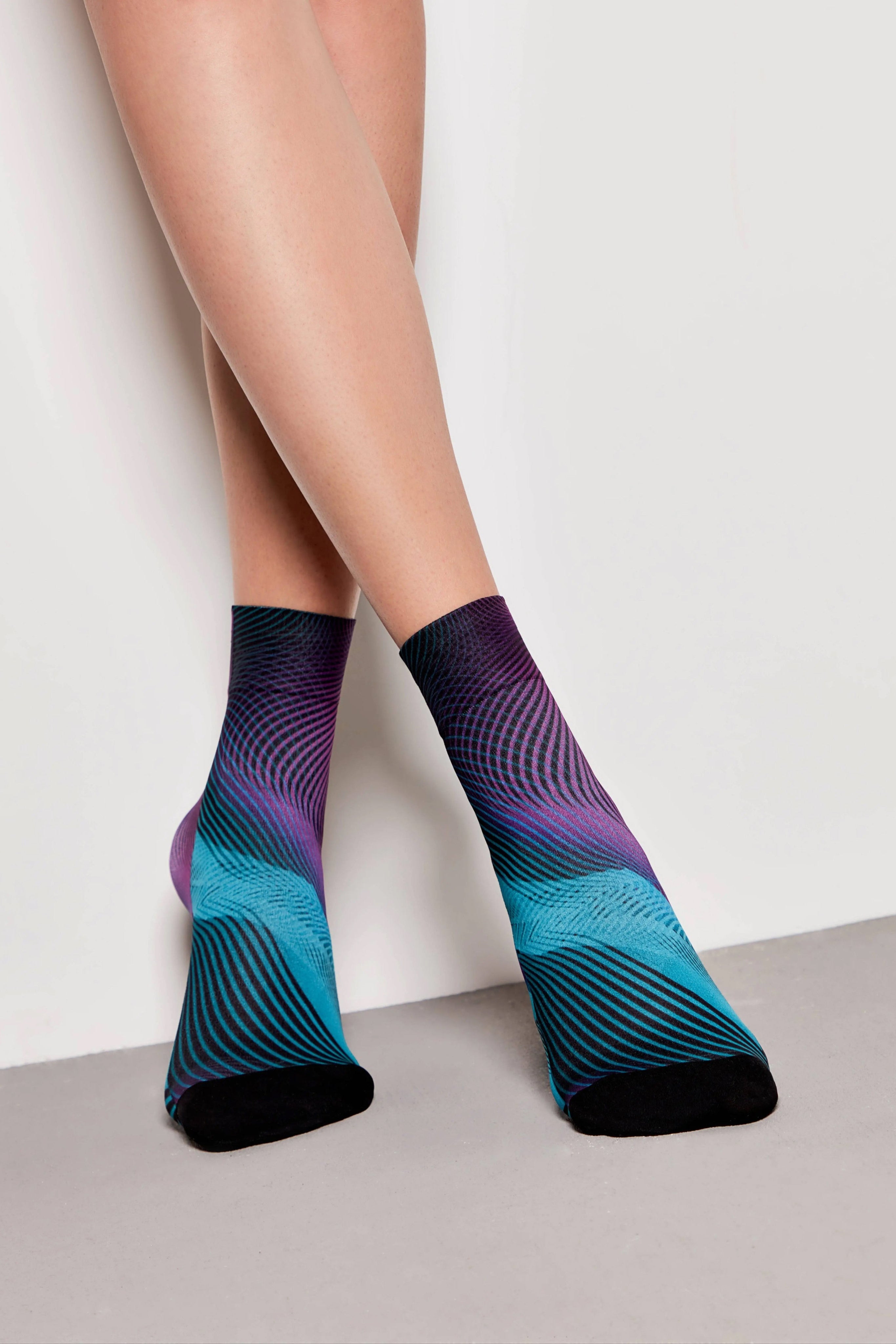 Socks Conte Fantasy 907 - "Hologram" Pattern Main image