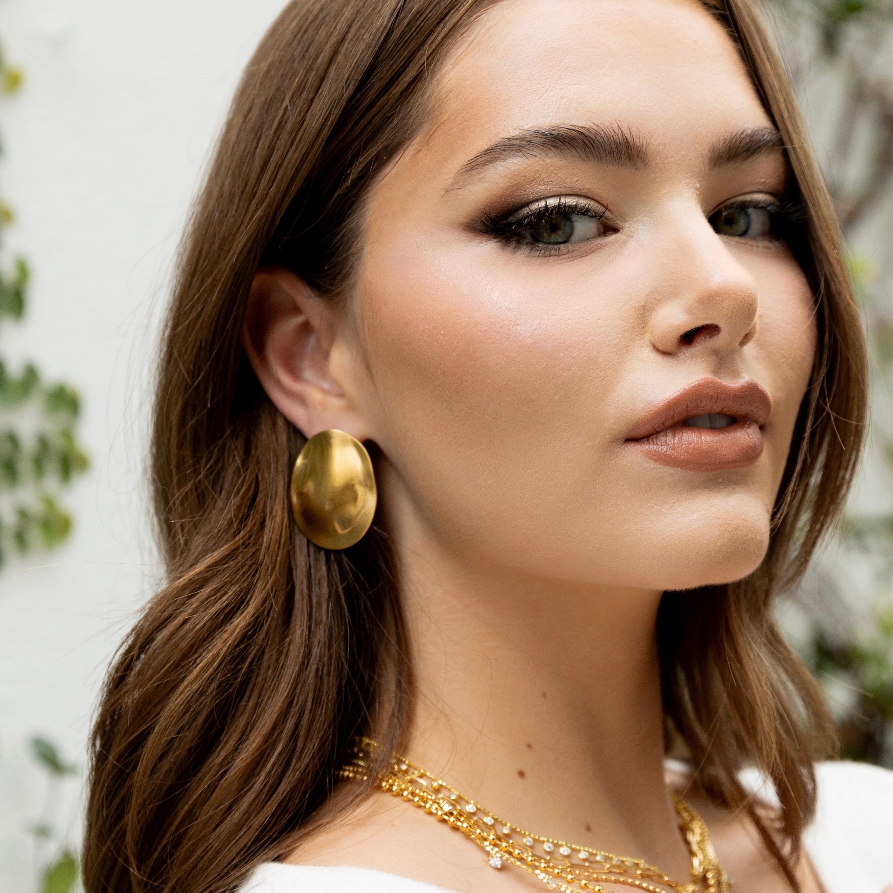Vanessa Oval Statement Earring Secondary image