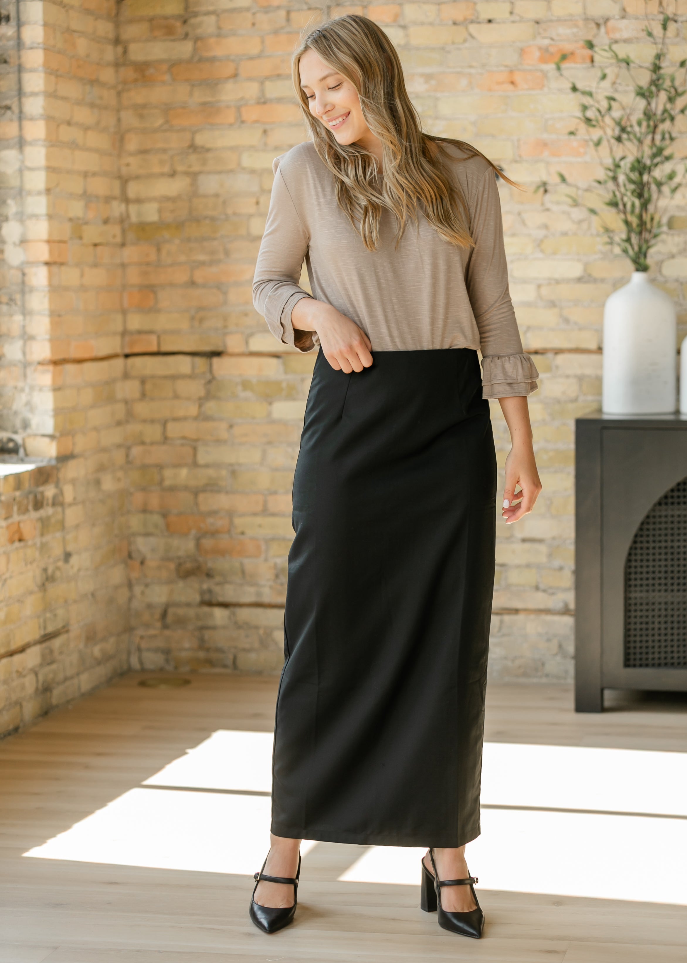 Hollis Long Maxi Skirt Secondary image