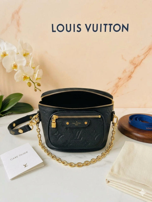 Women's Black Textured Crossbody Shoulder Bag – Gold Chain Strap