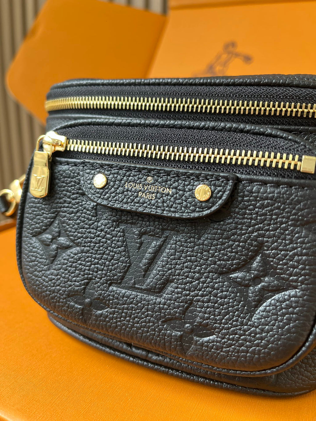 Women's Black Textured Crossbody Shoulder Bag – Gold Chain Strap