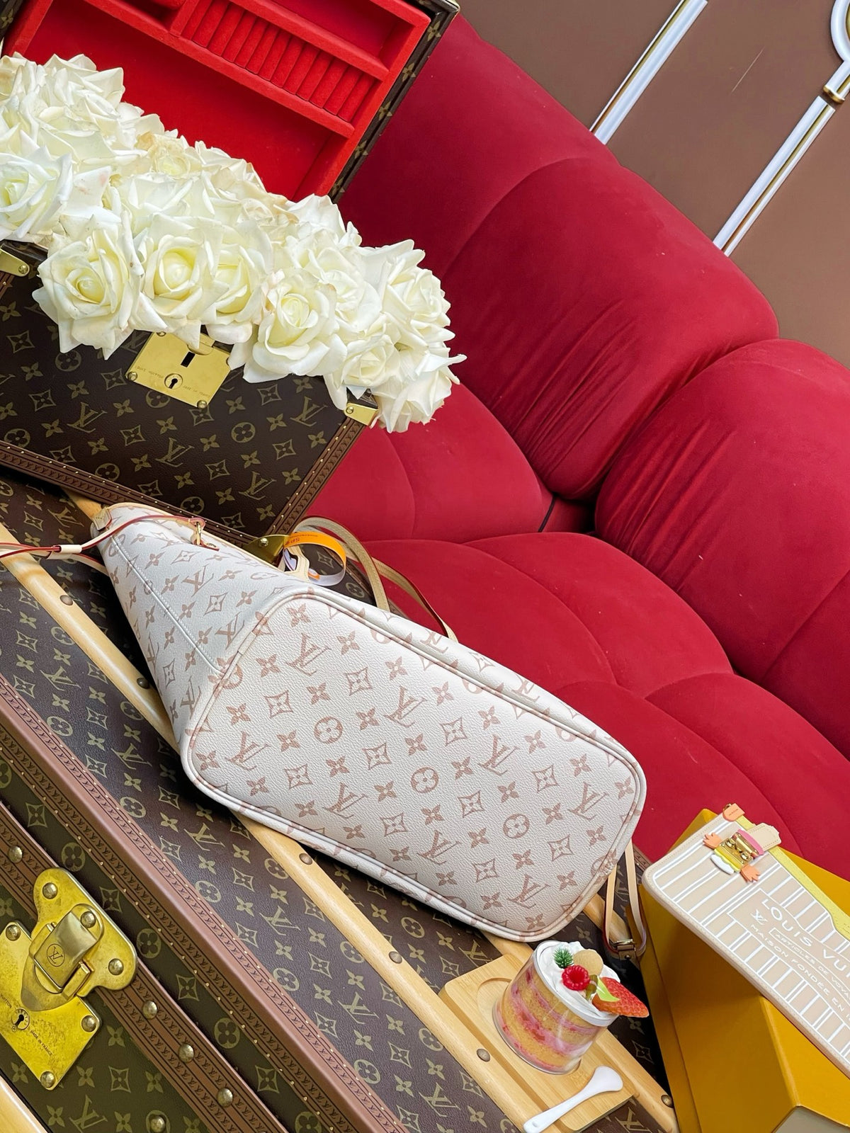Louis Vuitton Neverfull MM Monogram Tote Bag – Beige