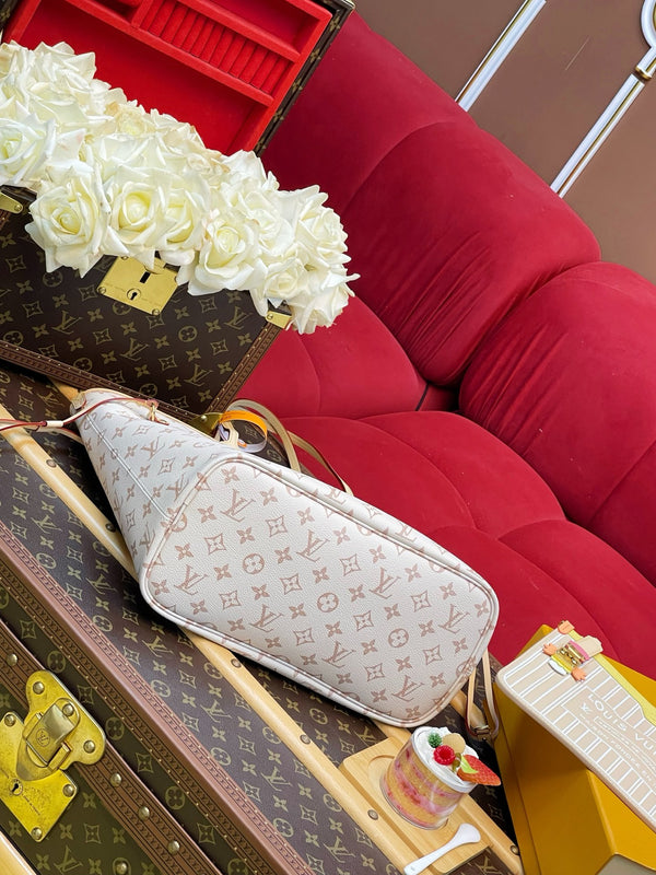 Louis Vuitton Neverfull MM Monogram Tote Bag – Beige
