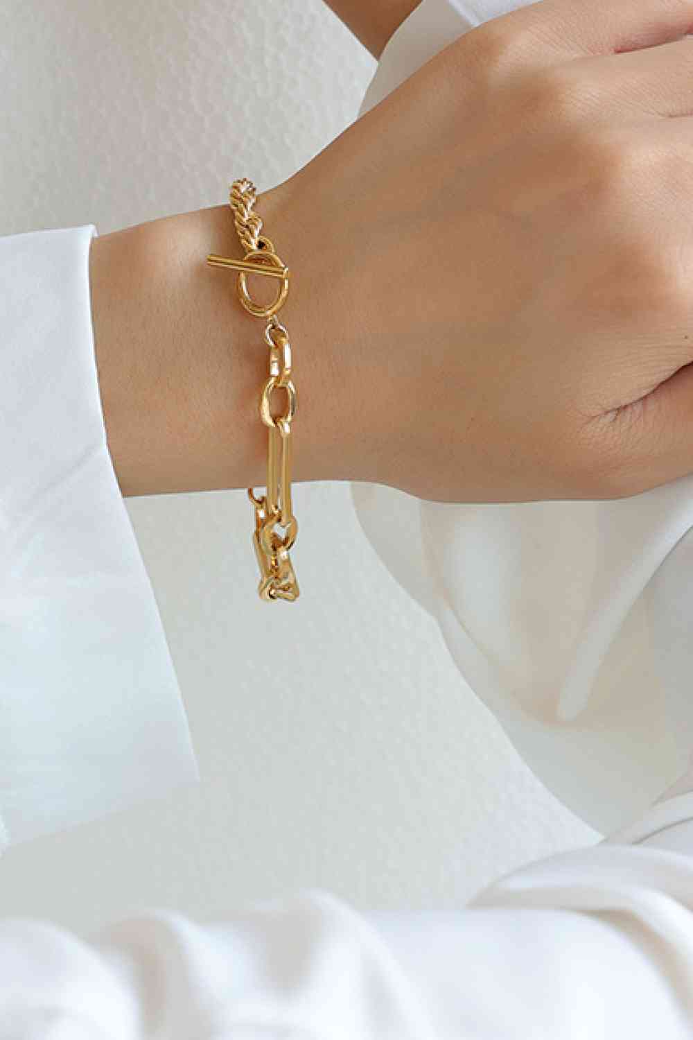 Toggle Clasp Twisted Chain Bracelet